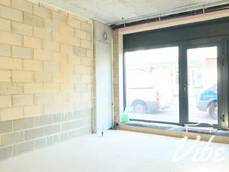 10-20 Windus Rd, London for lease - Building Photo - Image 2 of 7