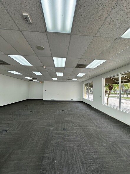 2690 Coral Way, Coral Gables, FL for lease - Building Photo - Image 2 of 15