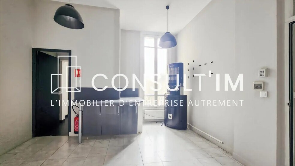 Office in Paris for lease - Building Photo - Image 2 of 6