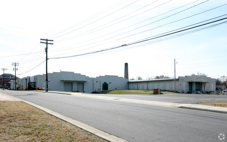 217-221 Depot St, Davidson, NC for lease - Building Photo - Image 2 of 5