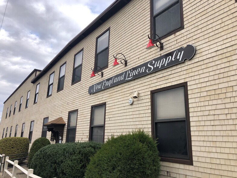 20 Rhode Island Ave, Pawtucket, RI 02860