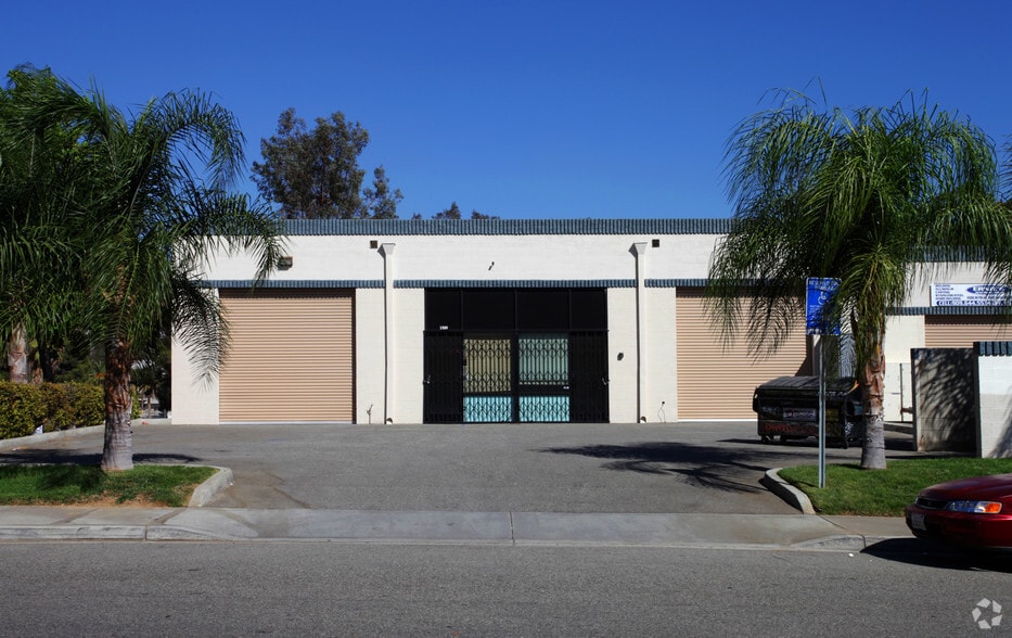 1690 Container Cir, Jurupa Valley, CA for sale - Primary Photo - Image 2 of 4
