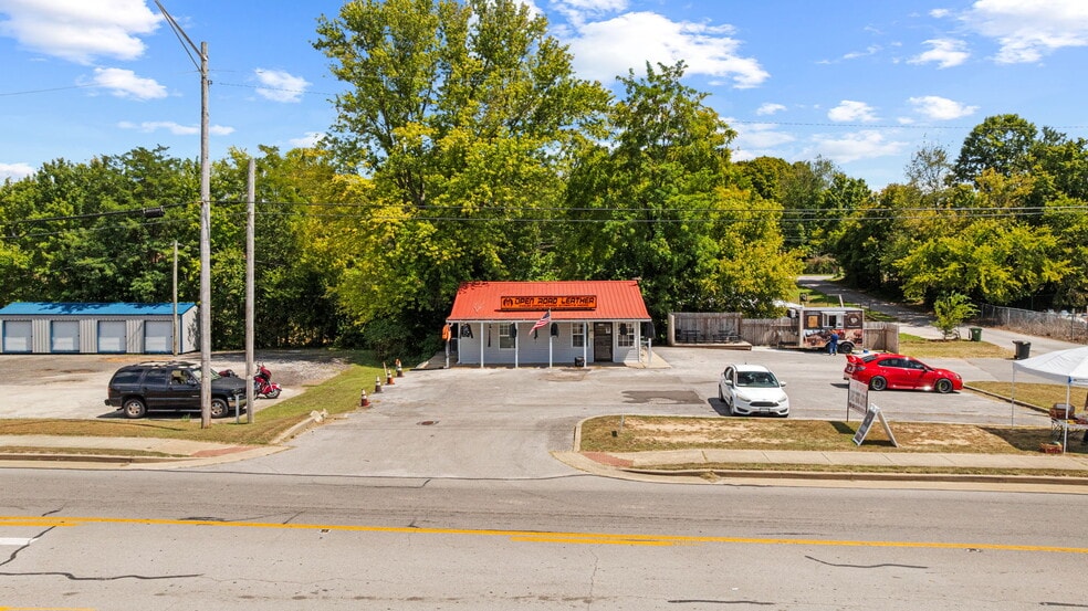 1108 Main St, Munfordville, KY for sale - Building Photo - Image 2 of 15