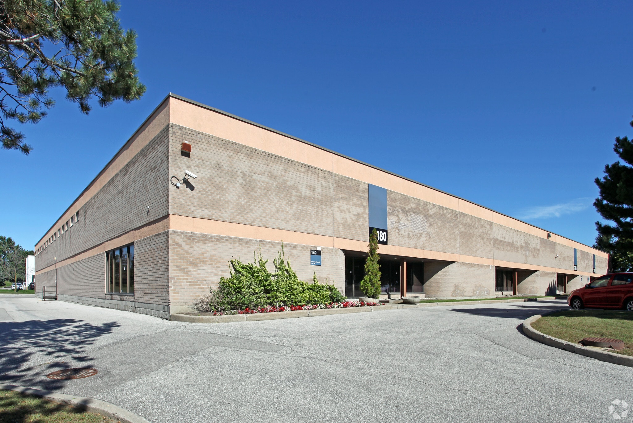 180-200 Middlefield Rd, Toronto, ON for sale Primary Photo- Image 1 of 1