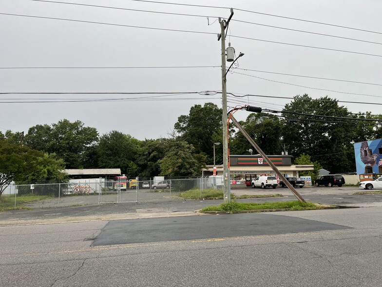8226 Russell Rd, Alexandria, VA for sale - Primary Photo - Image 1 of 3