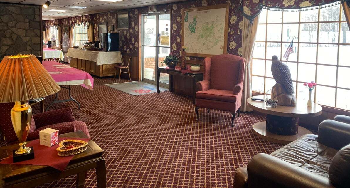 17089 Boot Jack Rd, Ridgway, PA 15853 Royal Inn