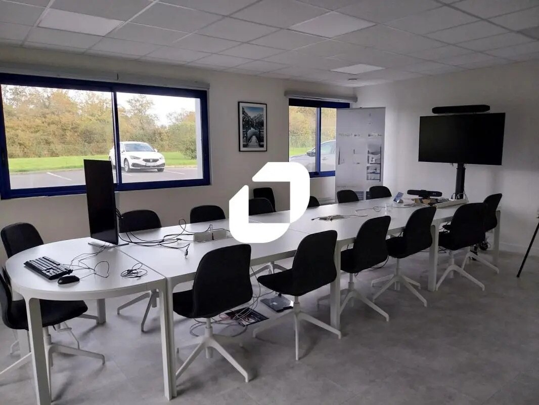 Office in Treillières for lease Interior Photo- Image 1 of 12