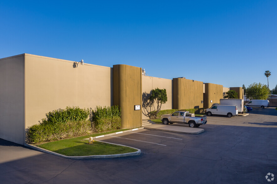 812-816 N Grand Ave, Covina, CA for lease - Primary Photo - Image 1 of 6