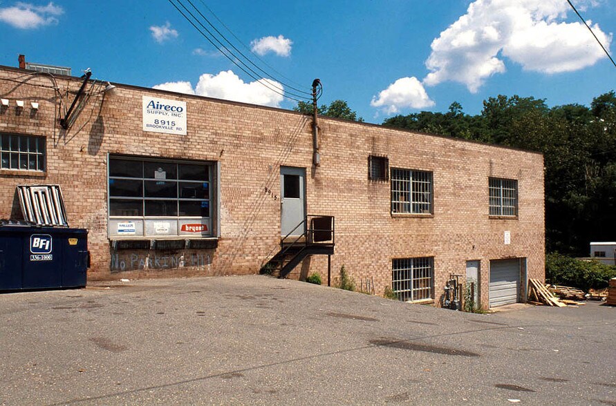 8913-8915 Brookville Rd, Silver Spring, MD for lease - Building Photo - Image 2 of 7