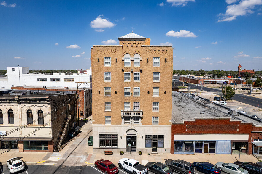 14 E 2nd Ave, Hutchinson, KS for sale - Building Photo - Image 3 of 30