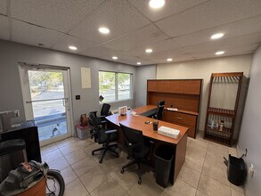 2110-2180 Anntom Dr, Fort Lauderdale, FL for lease Building Photo- Image 2 of 8