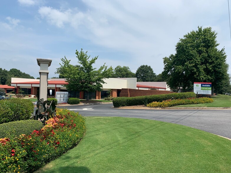 1339 Canton Rd, Marietta, GA for lease - Building Photo - Image 3 of 5