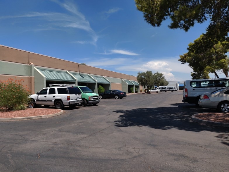 1950 E Watkins St, Phoenix, AZ for lease - Building Photo - Image 3 of 8