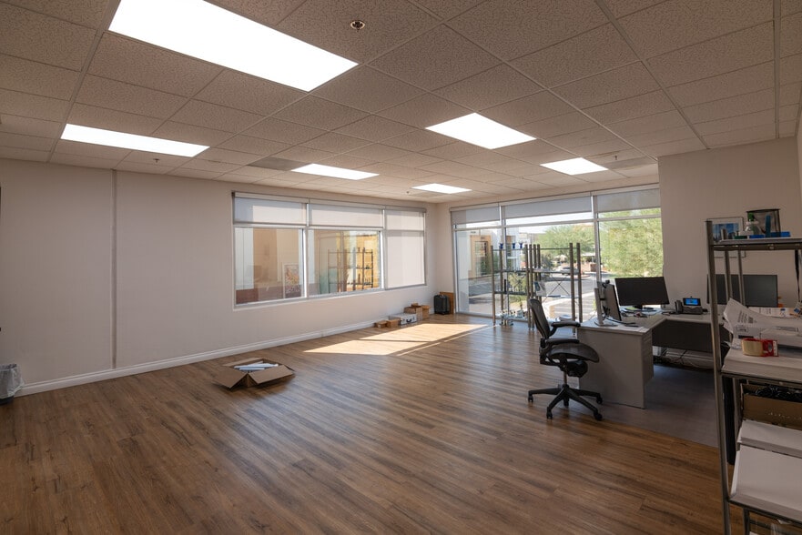 34420 Gateway Dr, Palm Desert, CA for lease - Building Photo - Image 3 of 5