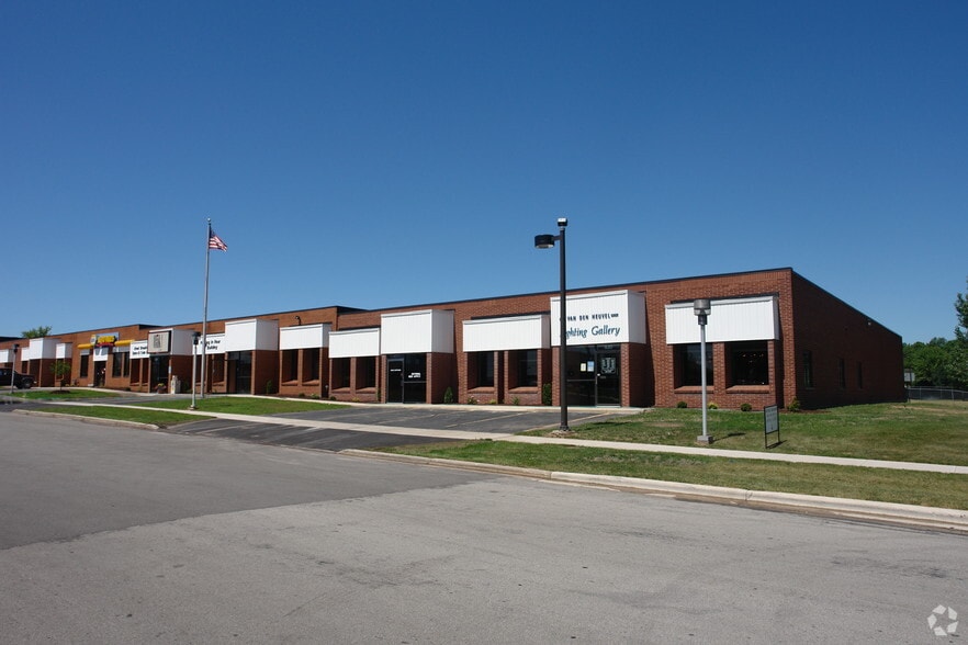 920-930 Oak St, De Pere, WI for lease - Building Photo - Image 1 of 2