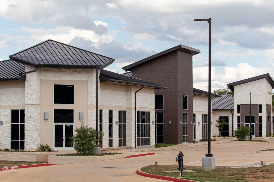 1363 Brumlow Ave, Southlake, TX for sale - Building Photo - Image 1 of 1