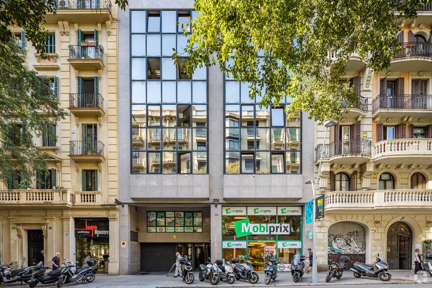 Office in Barcelona, Barcelona for sale - Building Photo - Image 3 of 3