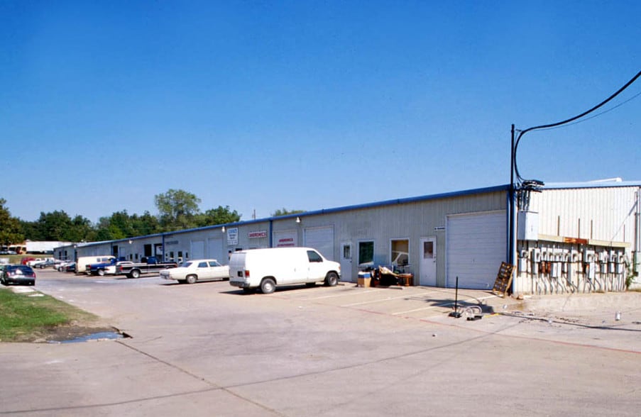 2025 E Shady Grove Rd, Irving, TX for lease - Building Photo - Image 2 of 6