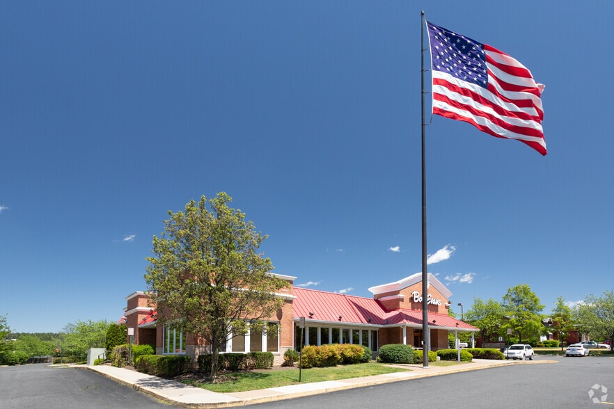 14050 Thunderbolt Pl, Dulles, VA for sale - Primary Photo - Image 1 of 2