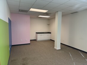 216 E Chatham St, Cary, NC for lease Interior Photo- Image 2 of 3