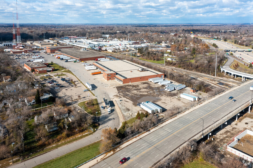 12499 Evergreen Ave, Detroit, MI for lease - Aerial - Image 2 of 5