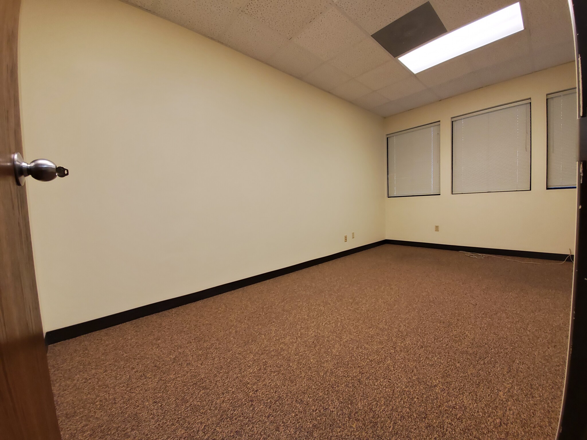 1408 Fort Crook Rd S, Bellevue, NE for lease Interior Photo- Image 1 of 7