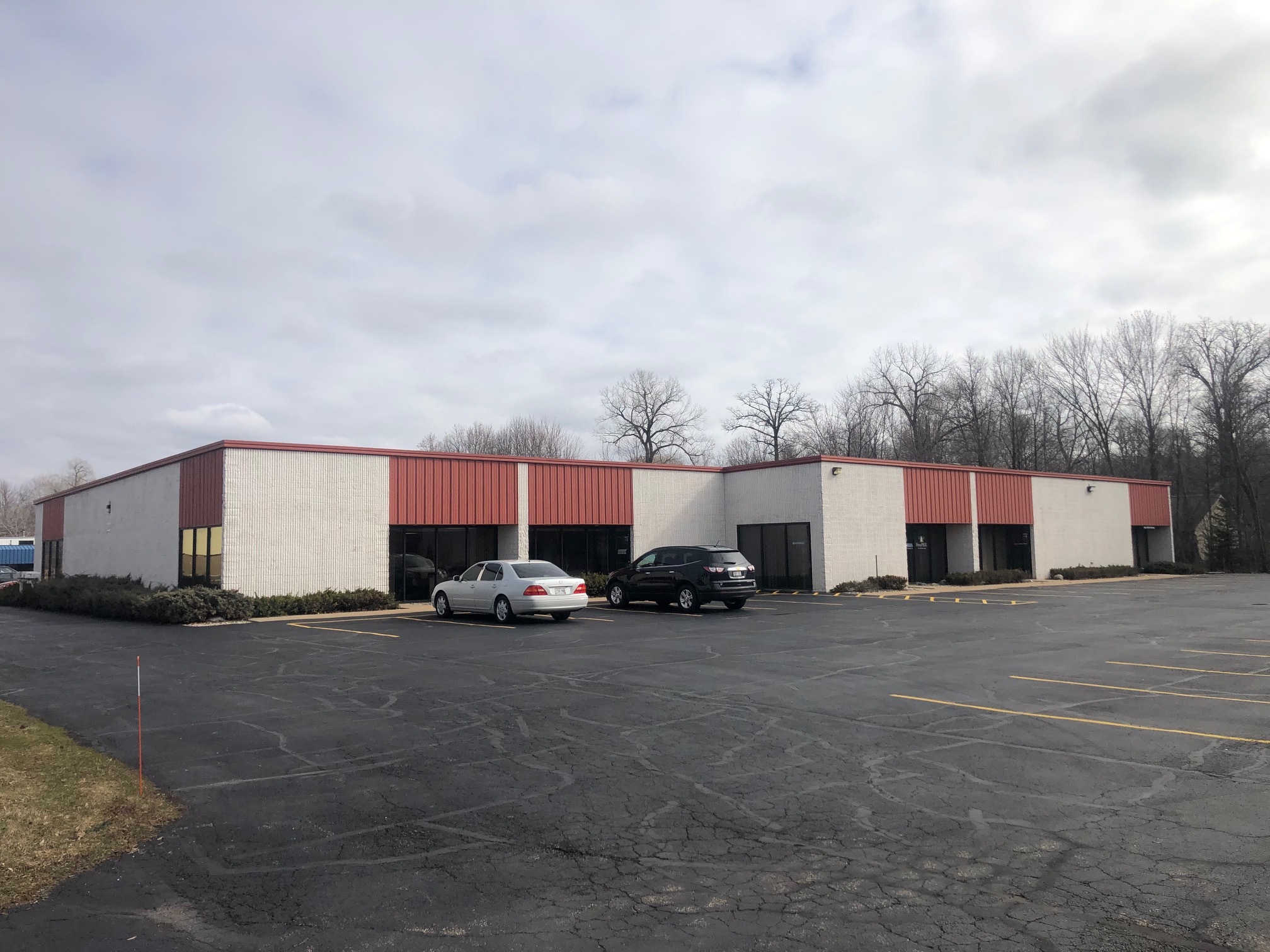 2416 Industrial Dr, Neenah, WI for lease Building Photo- Image 1 of 2