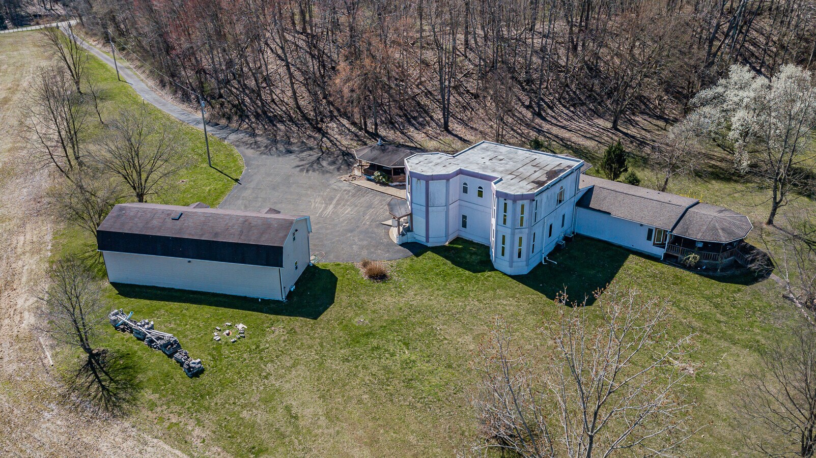 4544 Dot Mor Ln, Lake Lynn, PA 15451