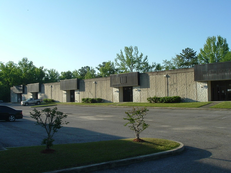 1125 N Corporate Dr, Mobile, AL for lease - Building Photo - Image 1 of 5