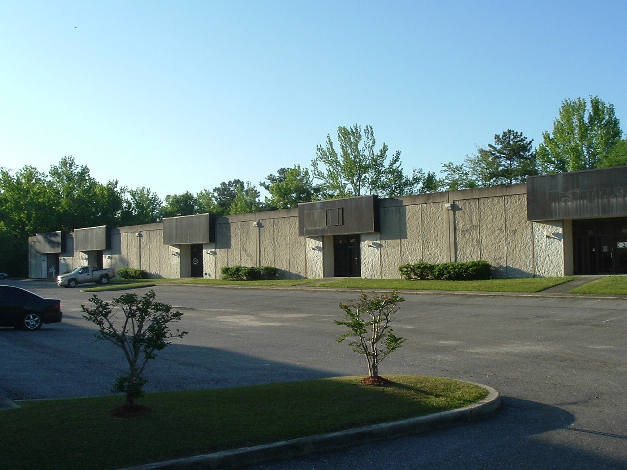 1125 N Corporate Dr, Mobile, AL for lease Primary Photo- Image 1 of 5