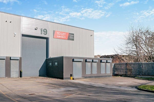 9-19 Lenton Dr, Leeds for lease - Building Photo - Image 3 of 8