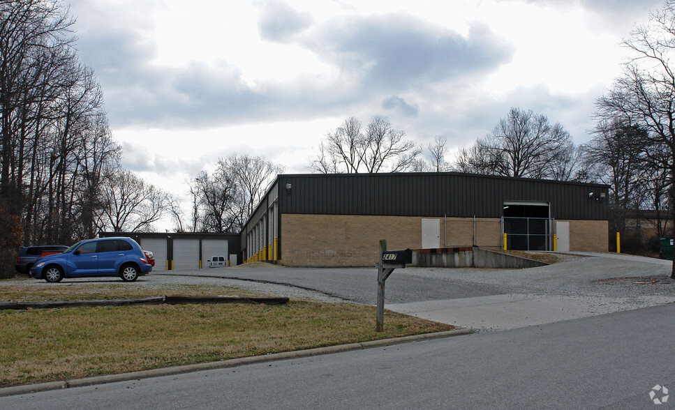 2417 Binford St, Greensboro, NC for lease - Primary Photo - Image 1 of 4