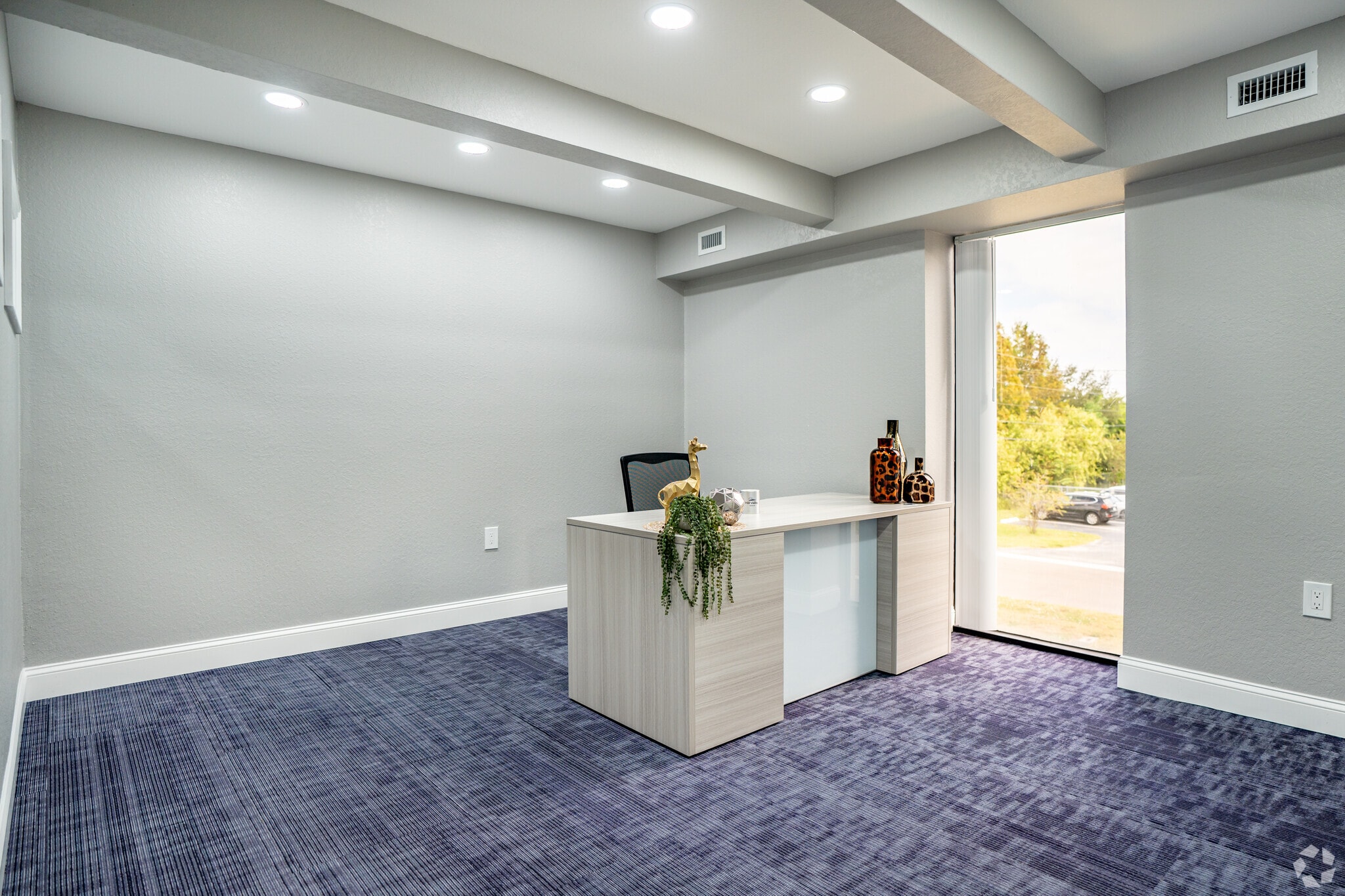 13246 38th St N, Clearwater, FL for lease Interior Photo- Image 1 of 1