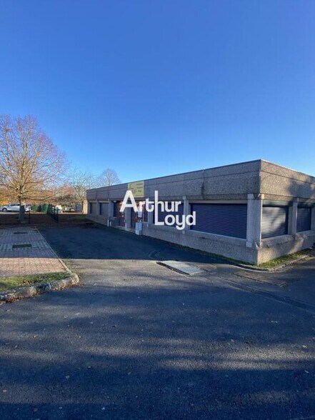 Office in Reims for lease - Building Photo - Image 2 of 8