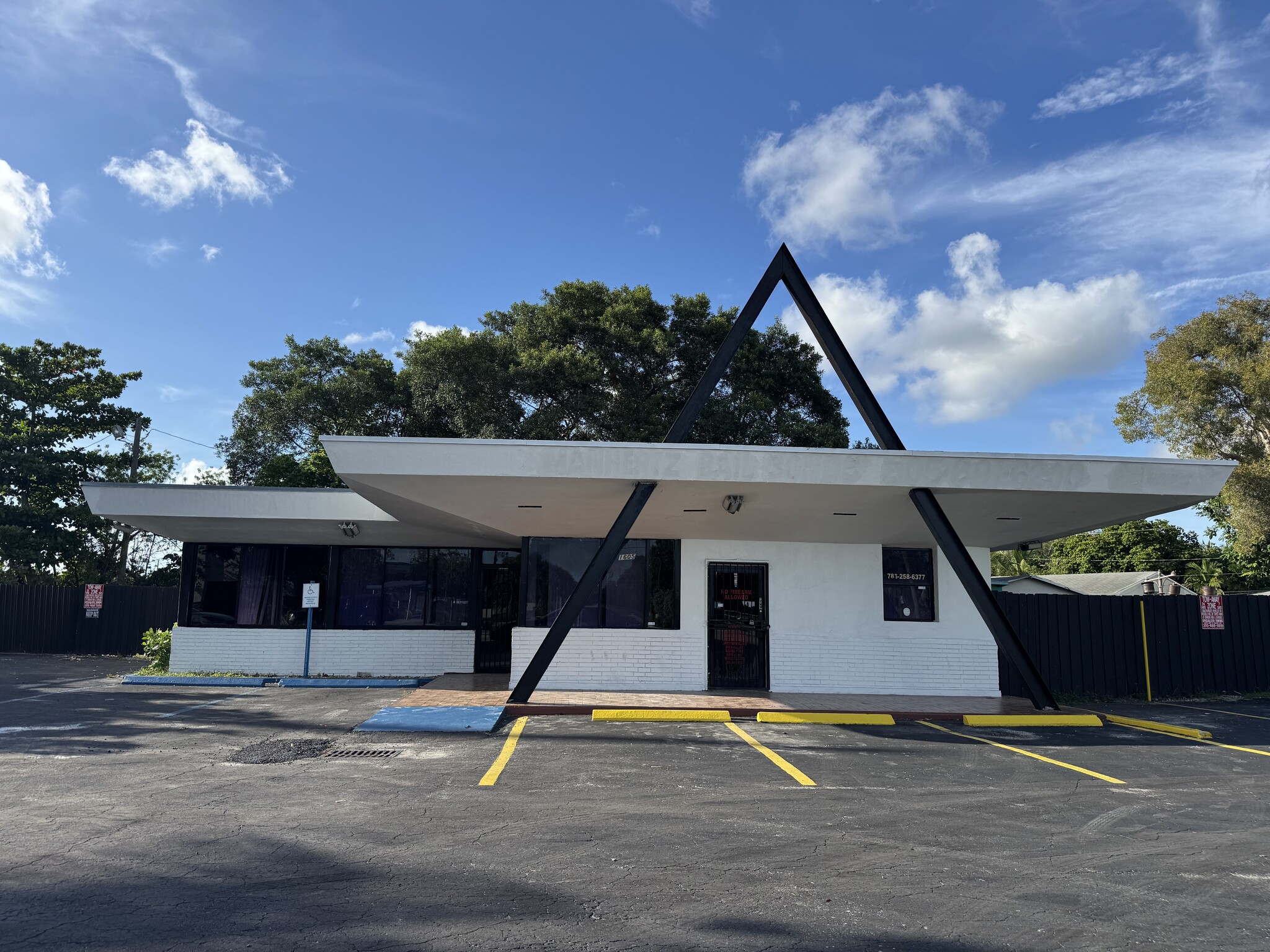1605 NW 95th St, Miami, FL for sale Building Photo- Image 1 of 11