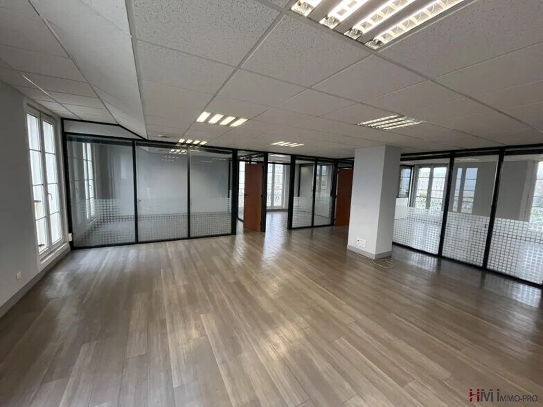 Office in Le Havre for lease - Interior Photo - Image 2 of 9