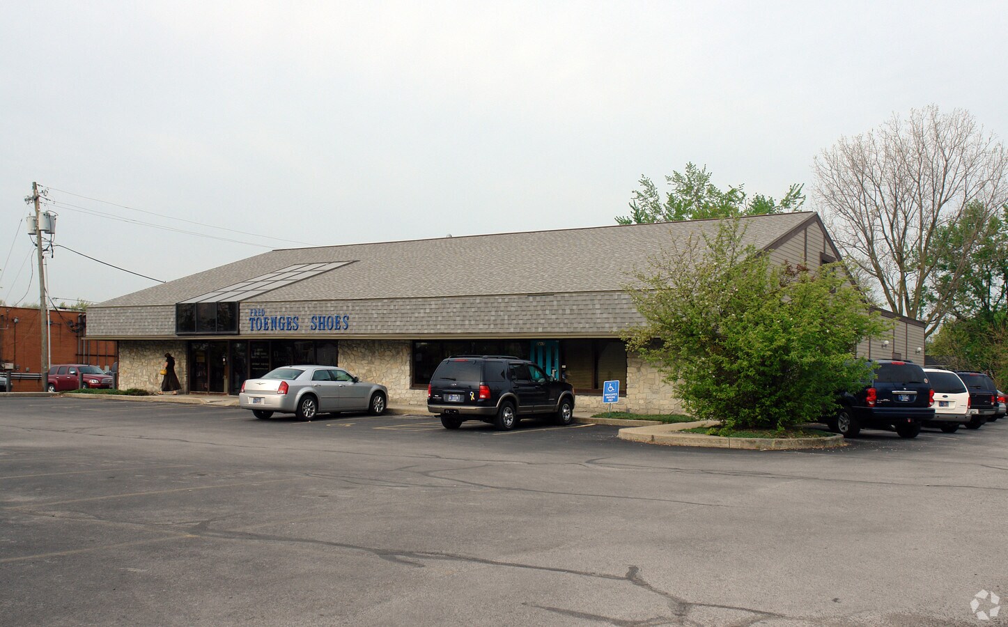 2415 Hobson Rd, Fort Wayne, IN 46805