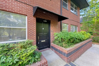 180 Providence Rd, Chapel Hill, NC for lease Interior Photo- Image 2 of 23