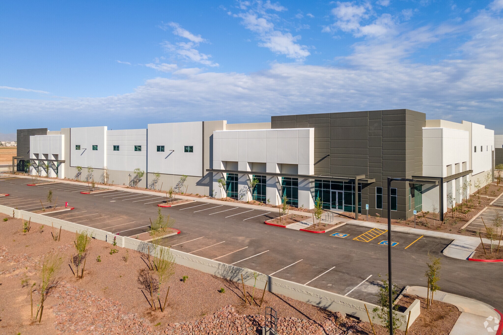 855 N 107th Ave, Avondale, AZ for lease Primary Photo- Image 1 of 8