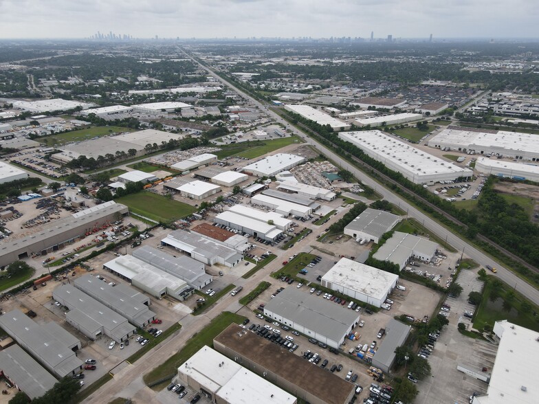 5115 Steadmont Dr, Houston, TX for sale - Building Photo - Image 3 of 3