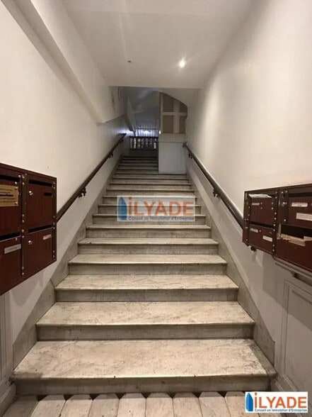 58 Voie La Canebiere, Marseille for lease - Lobby - Image 3 of 4