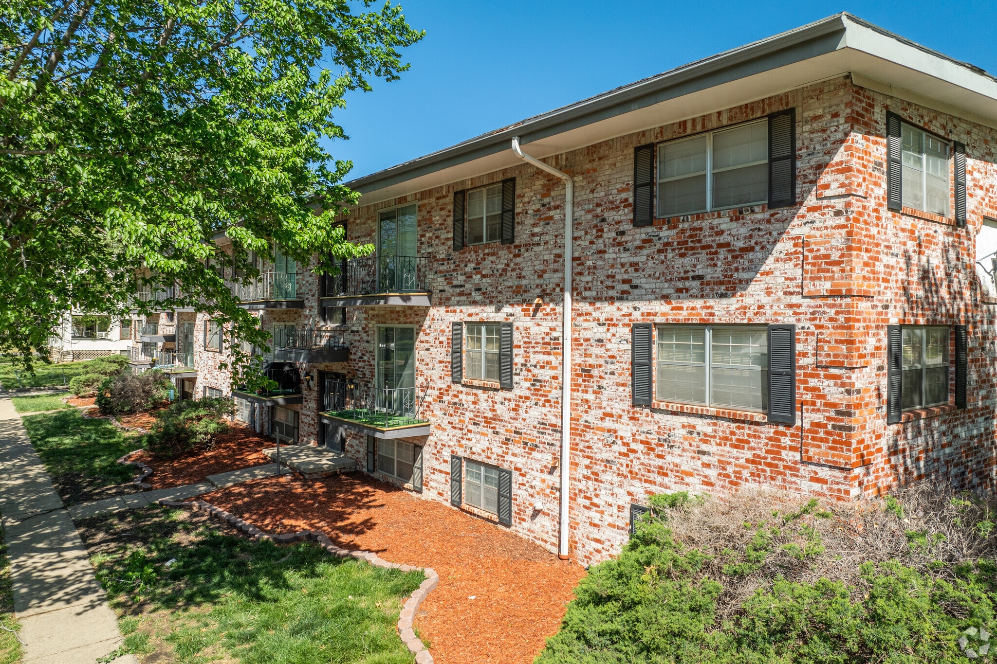 811 State St, Emporia, KS for sale Primary Photo- Image 1 of 1