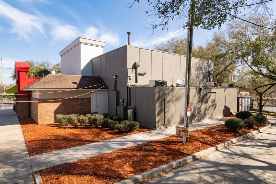 4011 E Busch Blvd, Tampa, FL for lease - Building Photo - Image 3 of 26