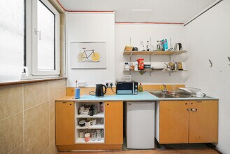 3-9 Creekside, London for lease Interior Photo- Image 2 of 8