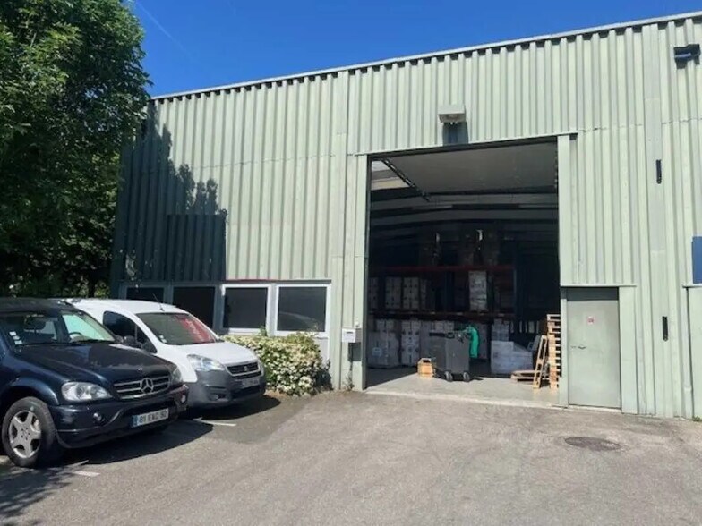 1/3 Avenue Jean Pierre Timbaud, Trappes for lease - Building Photo - Image 3 of 12