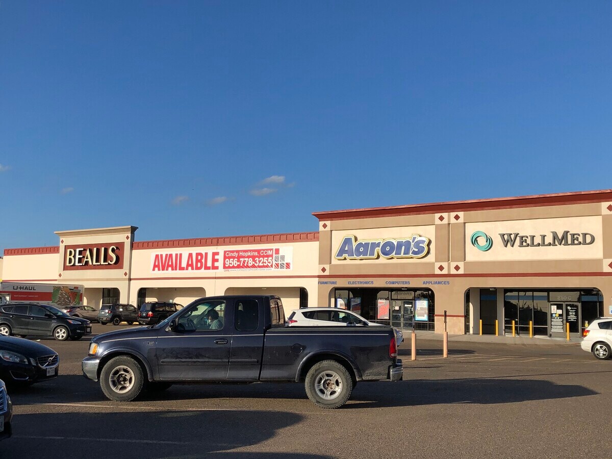 850900 W US Highway 77, San Benito, TX 78586 Whalen's Square