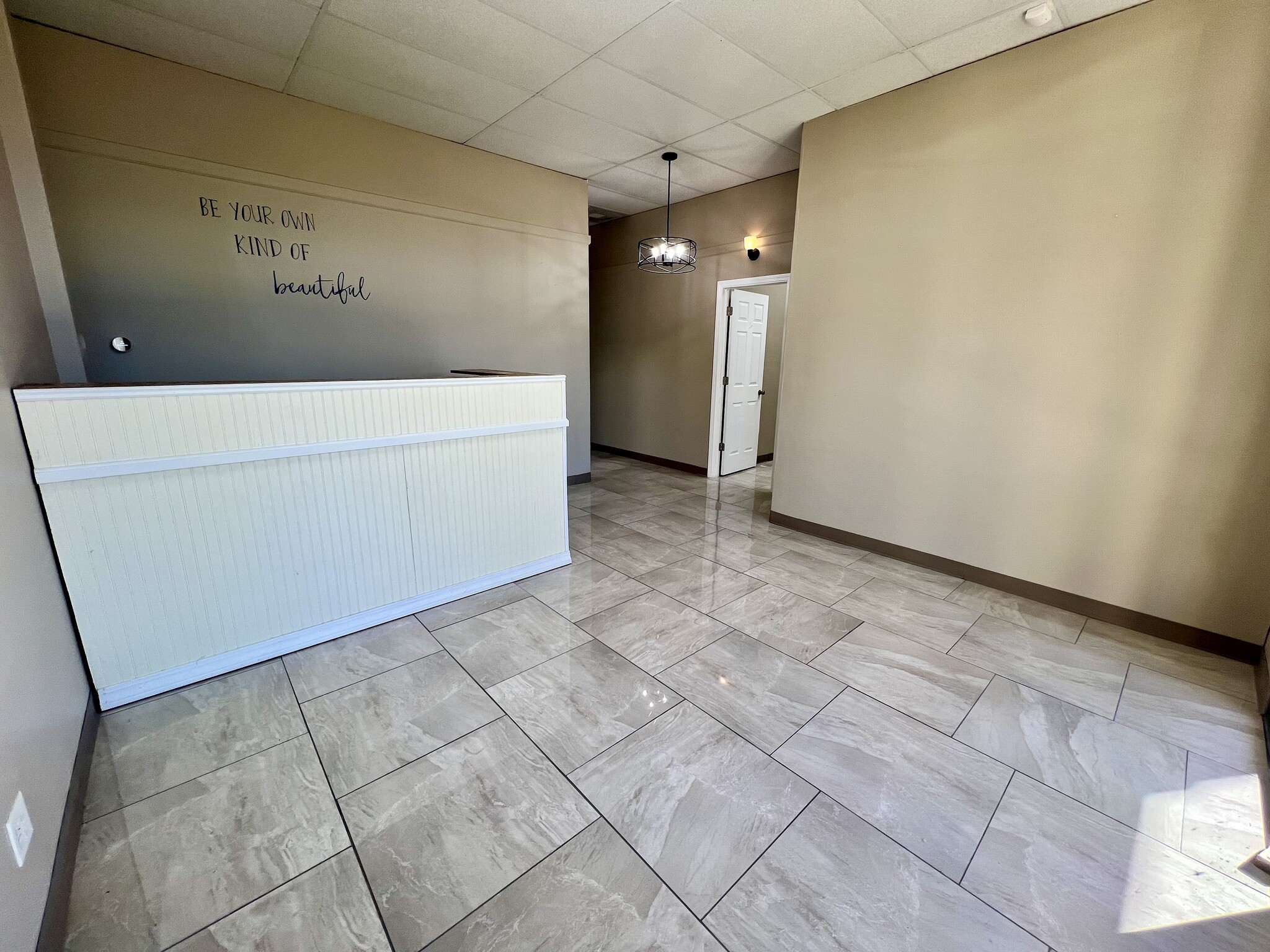 1401 Waldron Rd, Fort Smith, AR for lease Lobby- Image 1 of 14