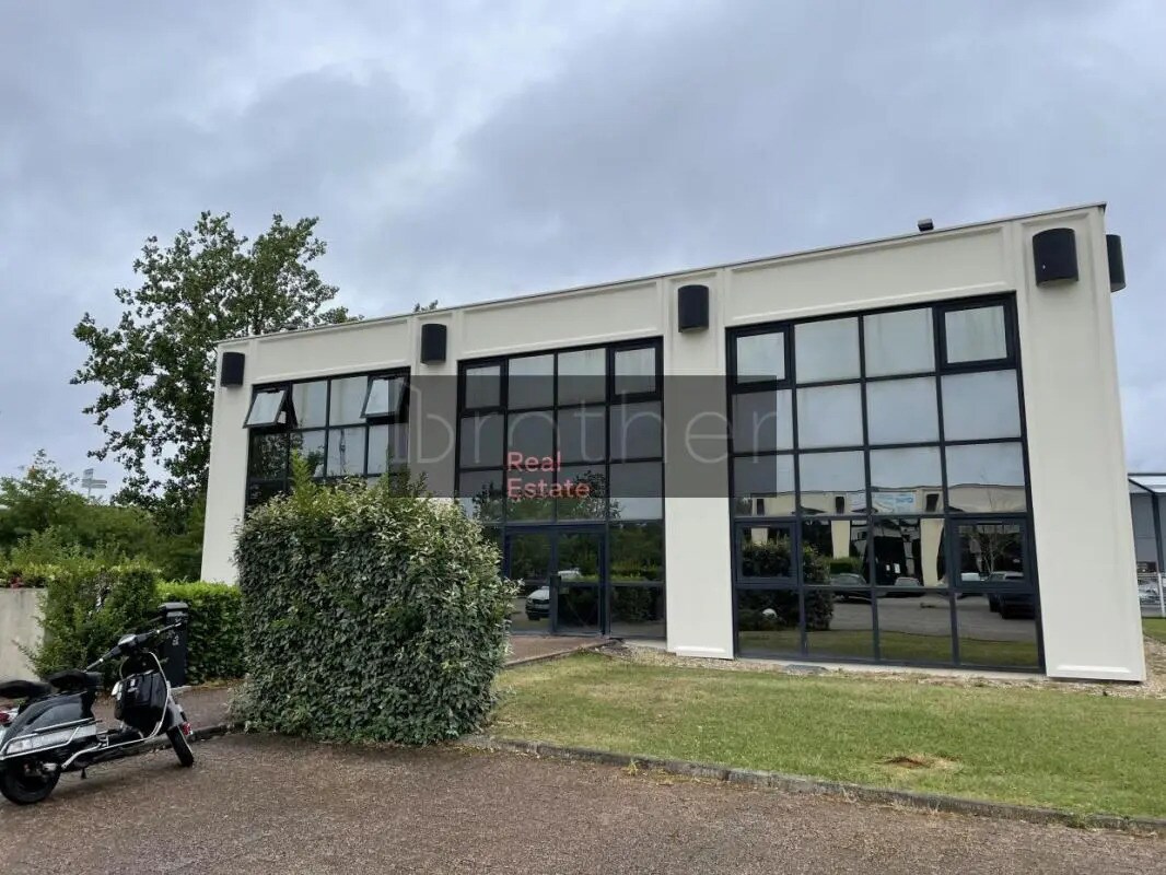 Office in Mérignac for lease Building Photo- Image 1 of 7