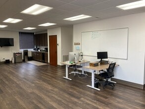 100 Parkwood St, Lowell, AR for lease Interior Photo- Image 2 of 8