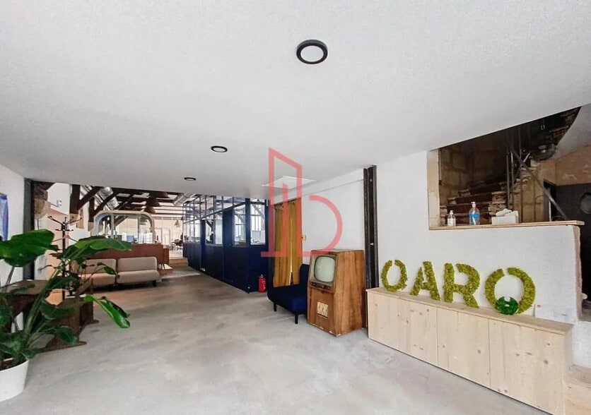Office in Bordeaux for lease - Interior Photo - Image 1 of 9